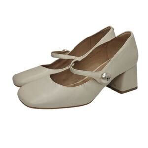 White heeled pearl Mary Janes by 15Mins sz 1.5